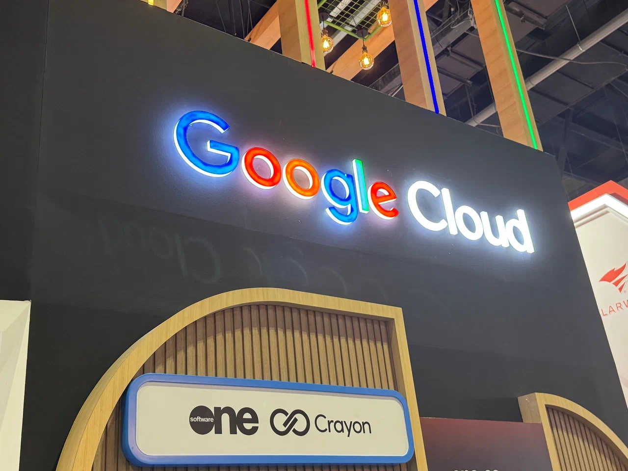 GITEX Global 2025: Dell, Huawei, Cisco, Kaspersky и что еще мы увидели на стендах участников - 19